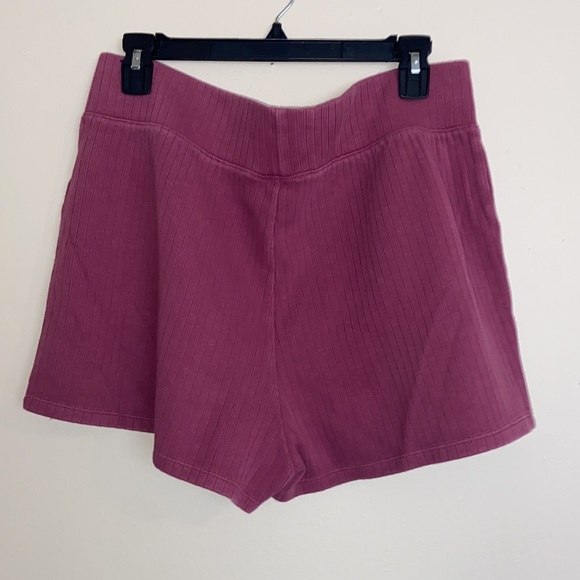 Nike woman’s spandex shorts - Picture 3 of 5